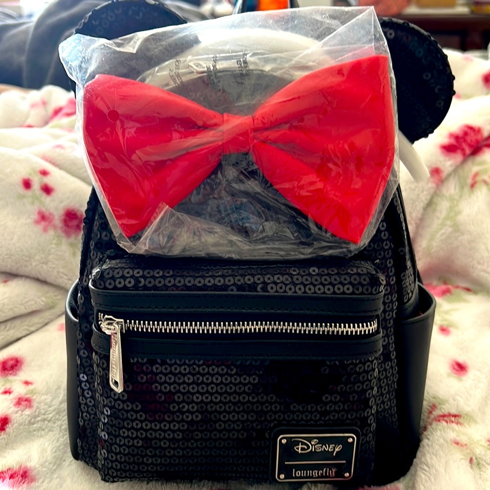 Brand New Disney Loungefly Black Sequin Minnie Mouse Backpack/w Big Red Bow